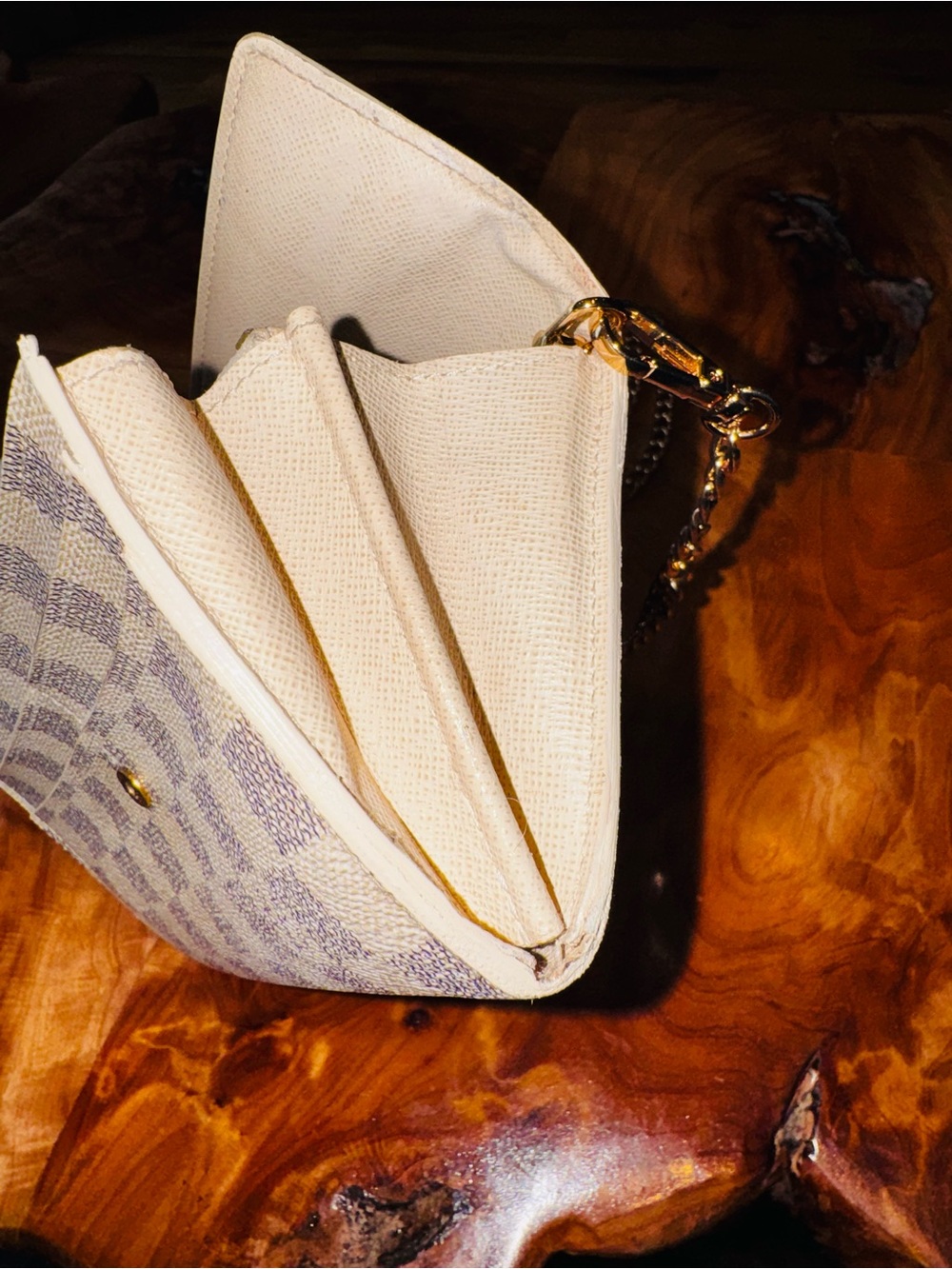 Louis Vuitton DAMIER AZUR White, Sarah wallet converted Crossbody vintage 2010 - Picture 9 of 17